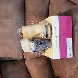 New women's size 12 shoes